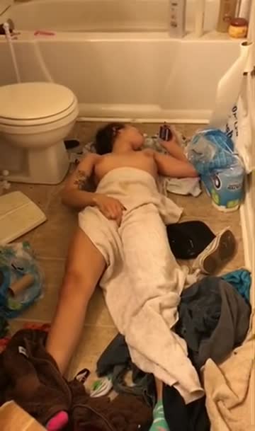 dude caught his girl watching porn