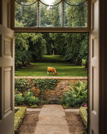 garden views from a 17th century manor in hidcote bartrim, a tiny village in the cotswold district of gloucestershire, england.