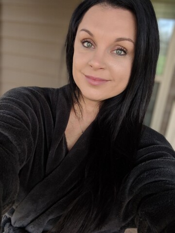 does a non-nude selfie in my morning robe get any love?
