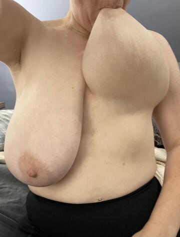 do you like girls who can suck on their own tits with no hands?