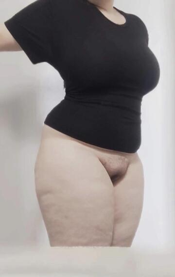 i’m dying for some attention 🥵