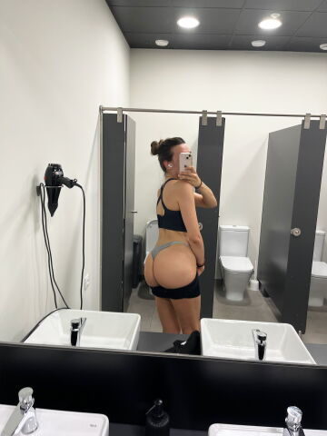 booty pump check at the gym, trying to get those gains even in summer