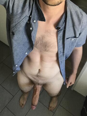 28m - zurich, switzerland - tall and hung bull loves to meet new people!