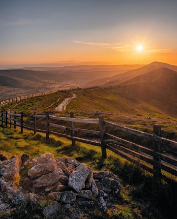 early morning at mam tor in the derbyshire peak district. (image - danny shepherd).