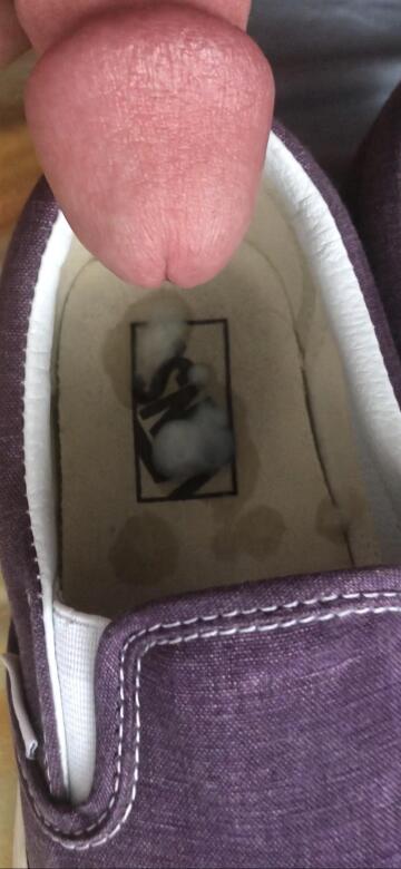 proof: cum into a girls shoes