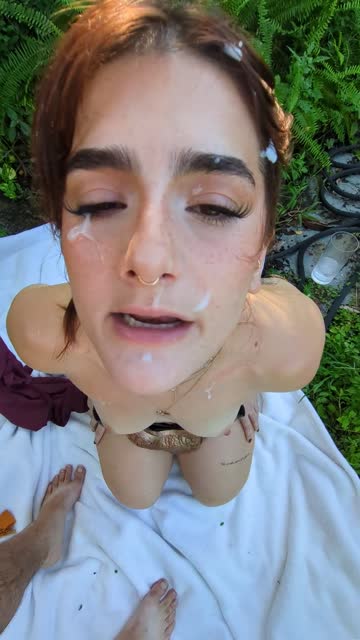 slave leia pays her debt the only way she knows how