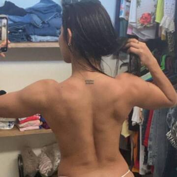 are back muscles sexy on a girl?
