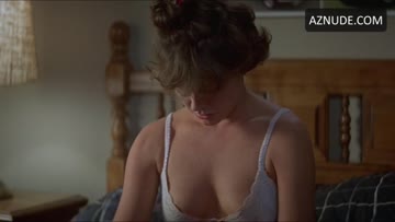 amanda bearse - fright night (1985)