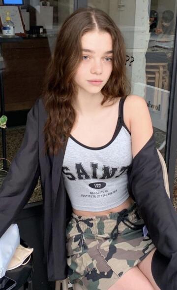 hi, i’m emily a 20yo femboy from italy :)