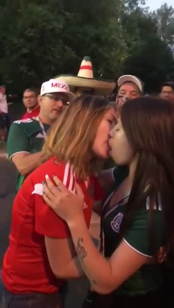 russia vs mexico kiss (russia world cup 2018). who won? who's next ? you decide