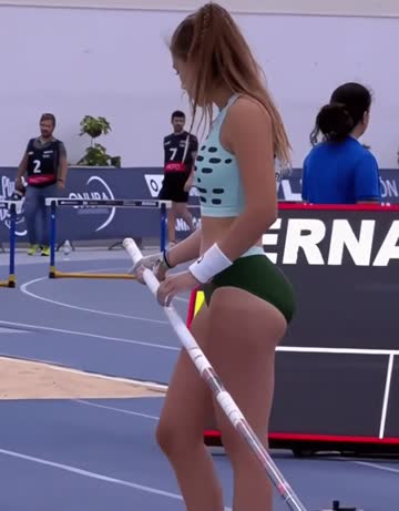 clara fernandez - spanish pole vaulter