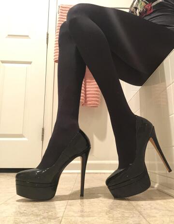 my legs look so great in these pumps