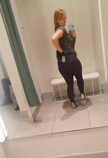 it's nothing, just a little show in the changing room while choosing yoga pants. heh