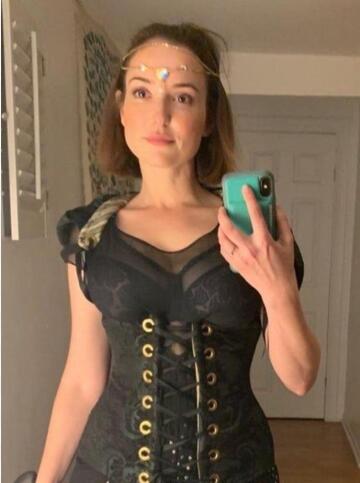 milana vayntrub [corset] [headpiece] [freckles]