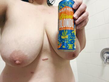 hopefully you’d think this texas brunette is as tasty as the texas blonde. usually i’d stick to blondes in the warmer months, but i can see this being a year round selection.