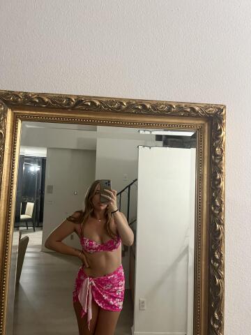 i love pink bikinis :)
