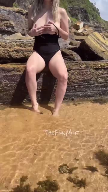 the mom at the beach you’d never expect to be so much fun! [gif]