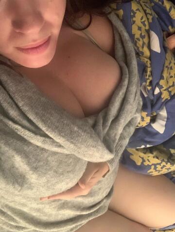 stealing a little snuggle sesh with my super soft sweater while w[f]h ;)