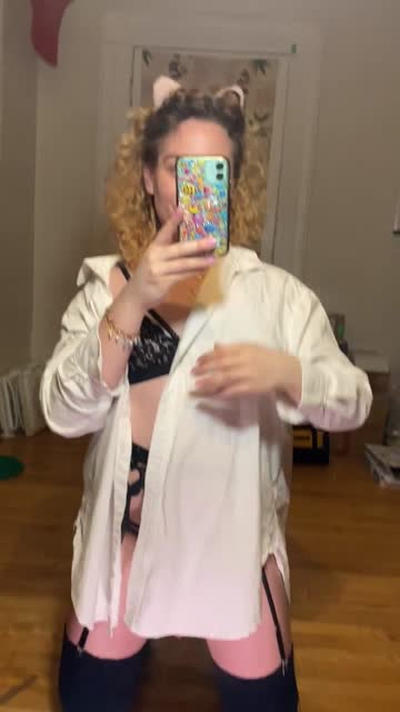 let’s go on a date tonight i’ll wear this 🙈