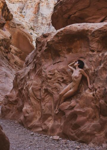 kristy jessica in a canyon