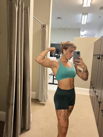 babe do you like strong women (f)