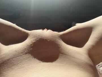 this is what my pov looks like on my pussy mound in the sunshine 😏
