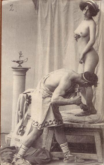 statuesque