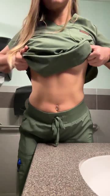 i get so horny when i drop my nurse tits out at work 🥵👩‍⚕️