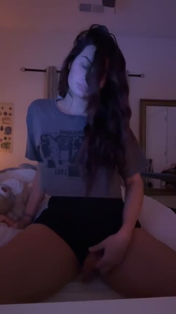 thicc thighs to match a thicc dick ;))