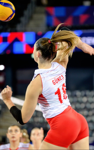 zehra güneş (zeze)