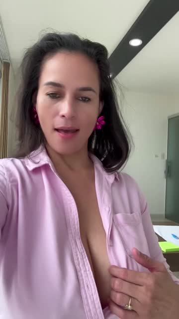 horny at office [gif]