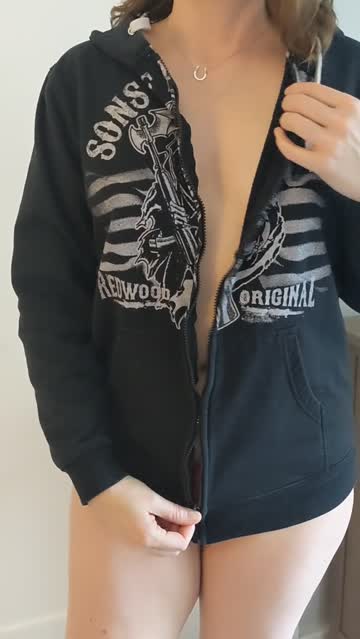 wait for those boobs and nips to pop out of this hoodie.