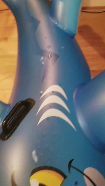 [challenge] cum on a pool toy/inflatable