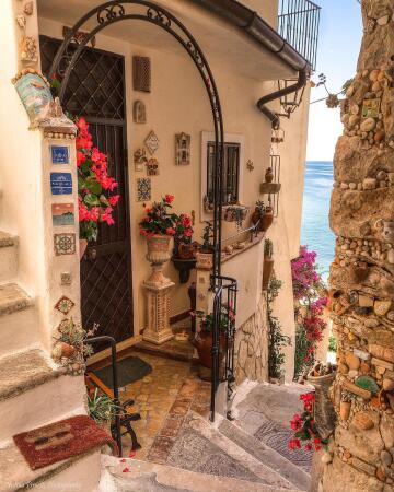 narrow alley in the coastal town of sperlonga, province of latina, central italy.