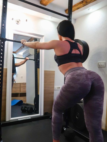 is my position good enough before squatting? (f)