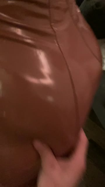 my bubble butt in latex 🧡
