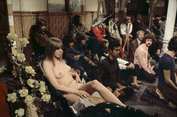 phil bloom - the first woman to appear nude on dutch television (1967)