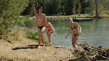 cortney palm - zombeavers (2014)