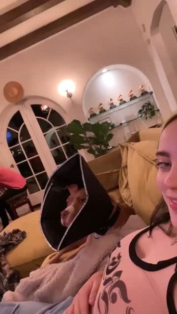 billie eilish slapping her tits on instagram