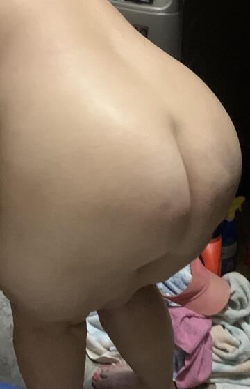 cake doing laundry naked. right after i took this pic i was on my knees with my face in her ass