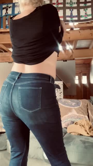 do you like how my hips move?