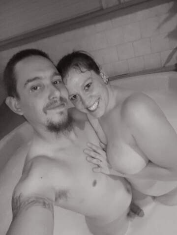 [36/34] [mf4f] [michigan] any ladies interested in joining a married couple in the hot tubs