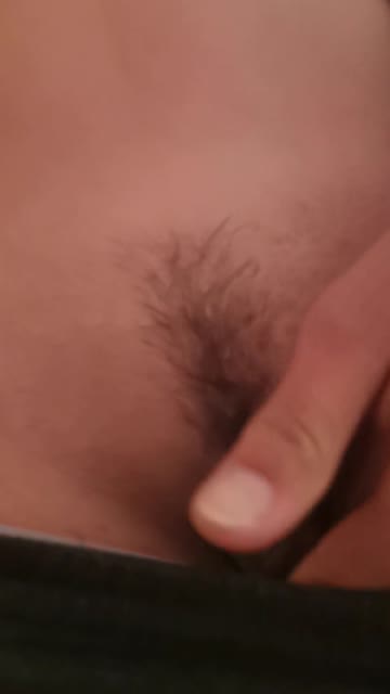 hi, i'm new here! i love showing off my bush 😘 check out my profile for more hot content and pinned post for more info about me 😉