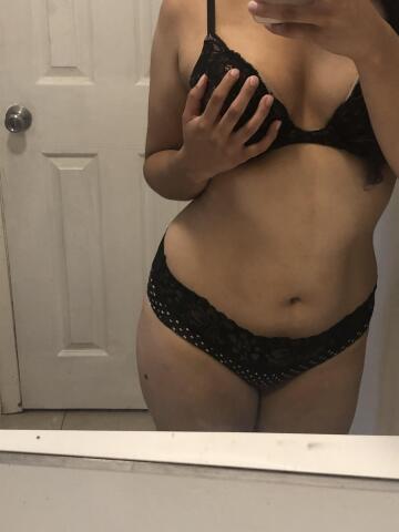 18 still too nervous to post a [f]ull nude, so here i am :)