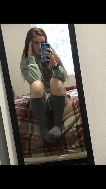 mirror selfie with my socks on 😘