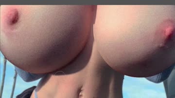 morph time lapse of a bimbo getting bloated even further [oc]