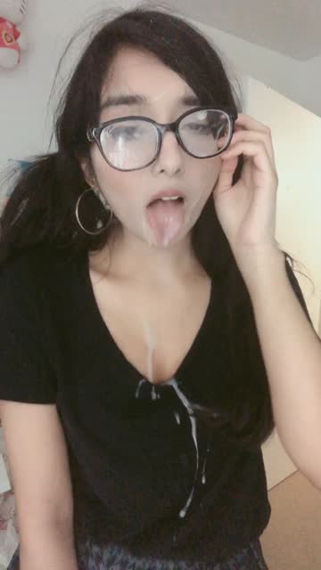 sweet hina's very very messy tongue + glasses play (insta @hinawynne)