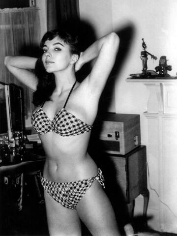 young joan collins - ca. 1952