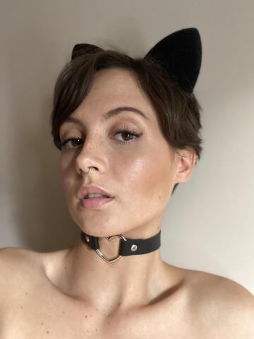 choker and chest freckles 🖤