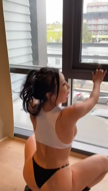 she's got an awesome body!